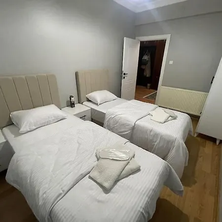 Genis Aileler Icin Ideal Apartament